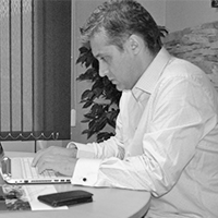 Juan Lima trabajando